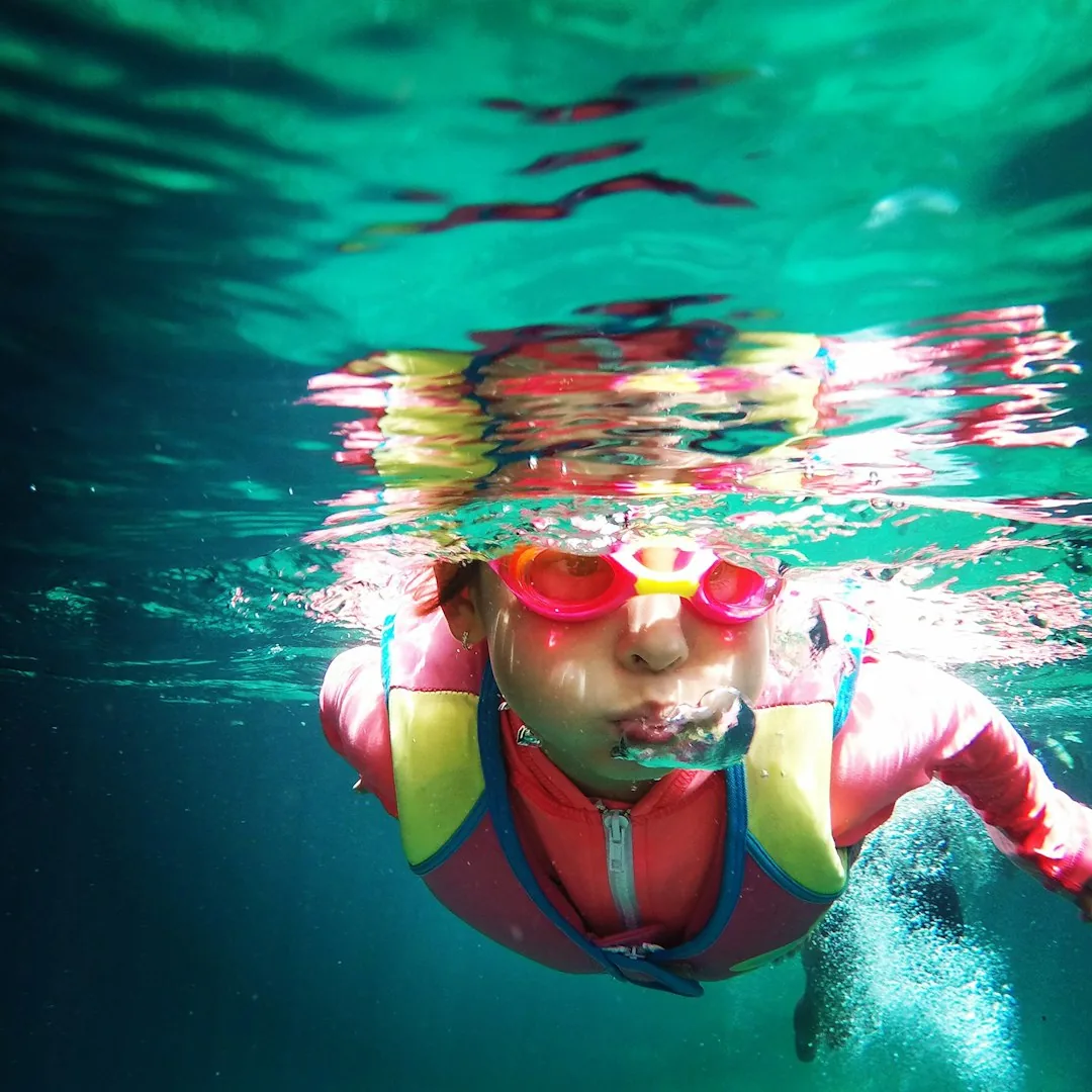Programa niños en Piscina Atenas